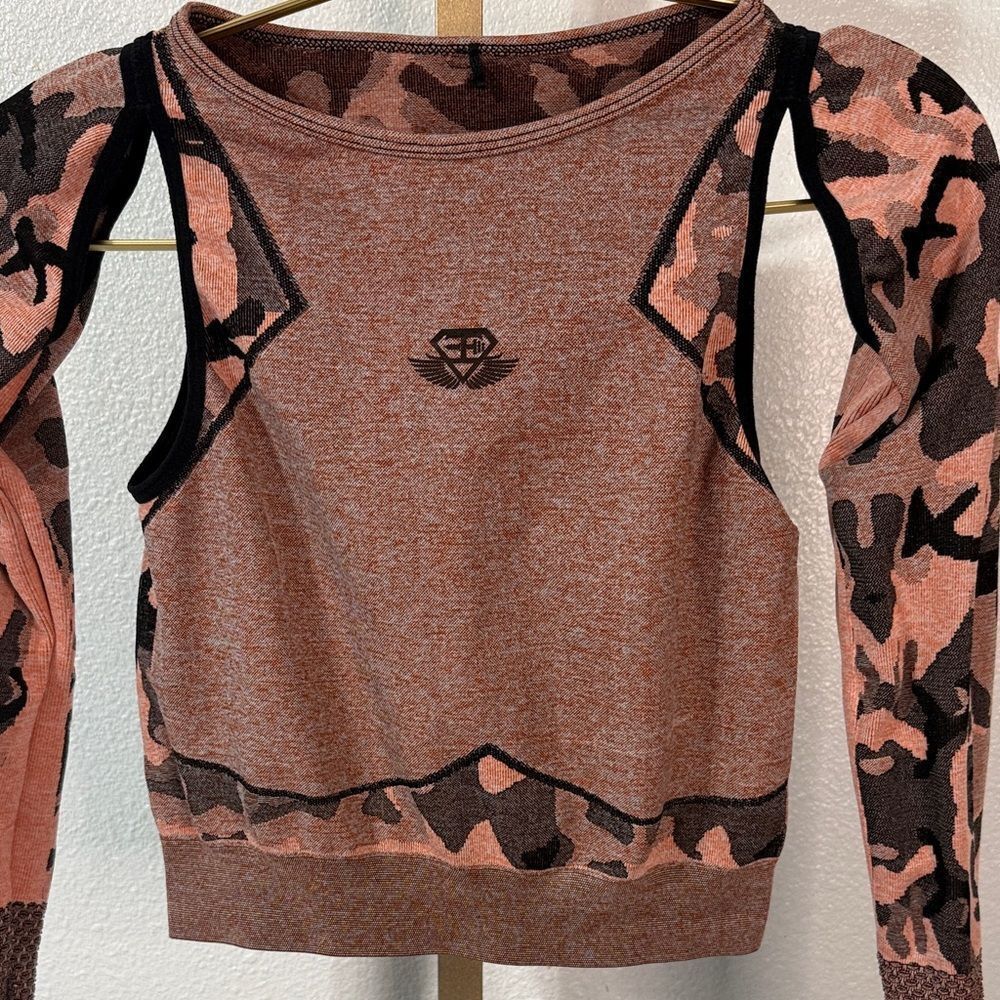 Camouflage Long Sleeve Women's compression Top- Small - Picture 2 of 5